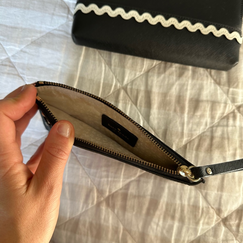 NWOT Kate Spade Black and White Wristlet Duo - Picture 2 of 3